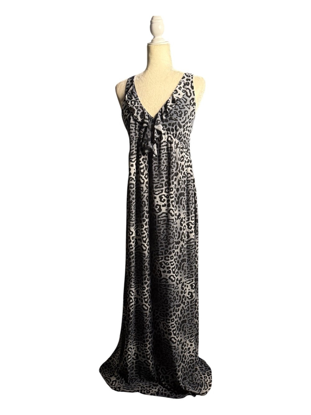VTG Michael F. Leopard Print Maxi Dress in Black & White V Neckline ruffle SZL